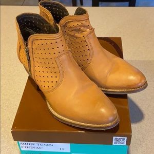 Diba True leather boots